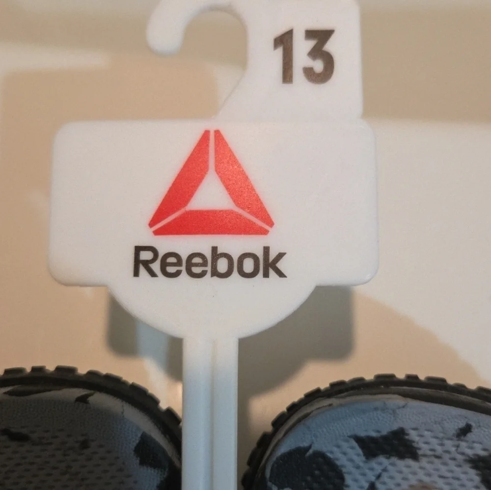 Boy’s Reebok Black Slide Sandals! NWT! Size 13!